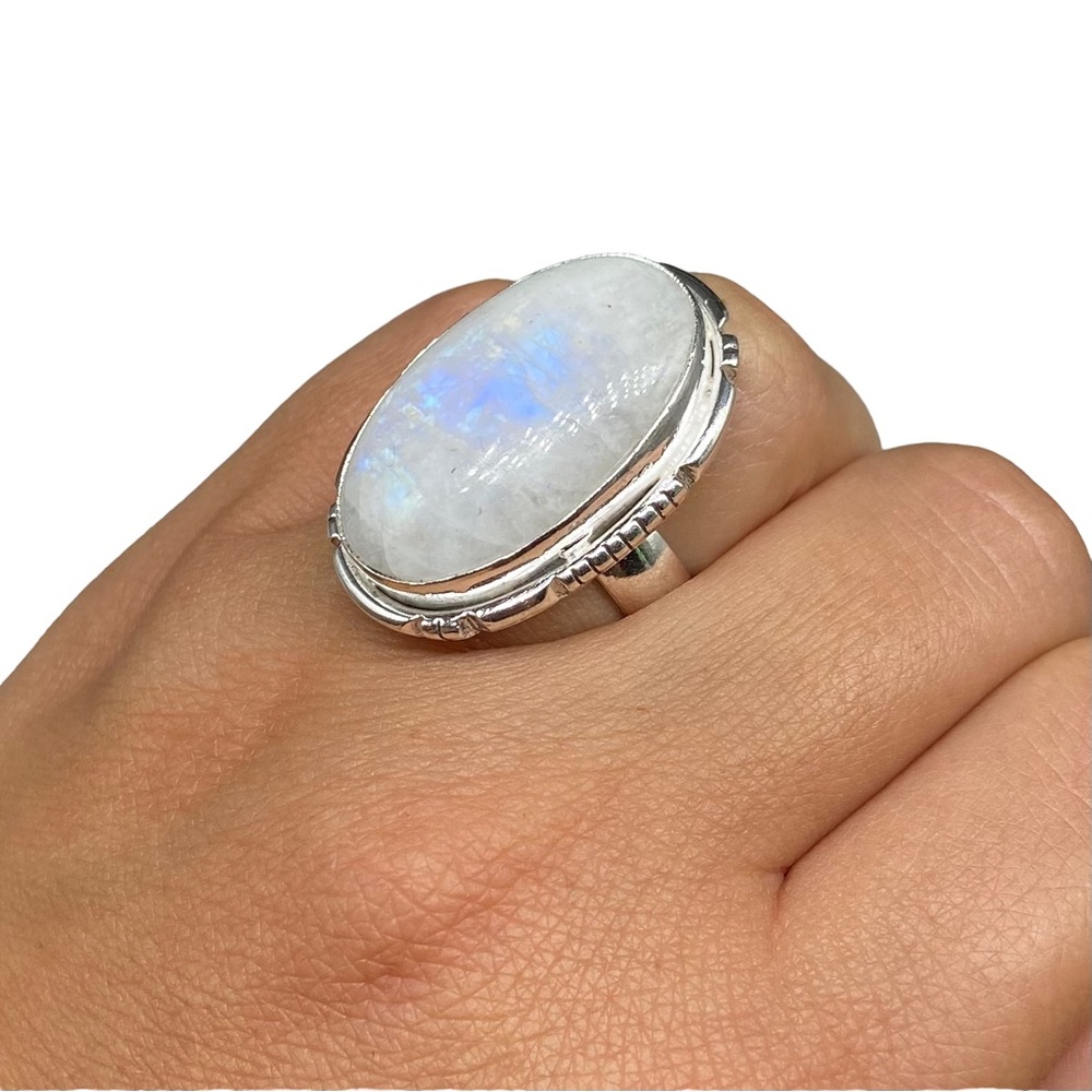 Rainbow Moonstone Gemstone Ring. - Picture 4 of 8